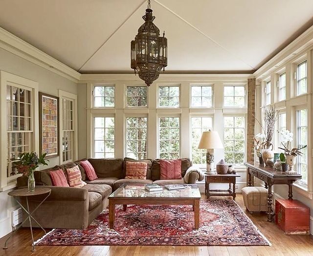 15 Colonial Living Room Ideas for a Timeless Appeal